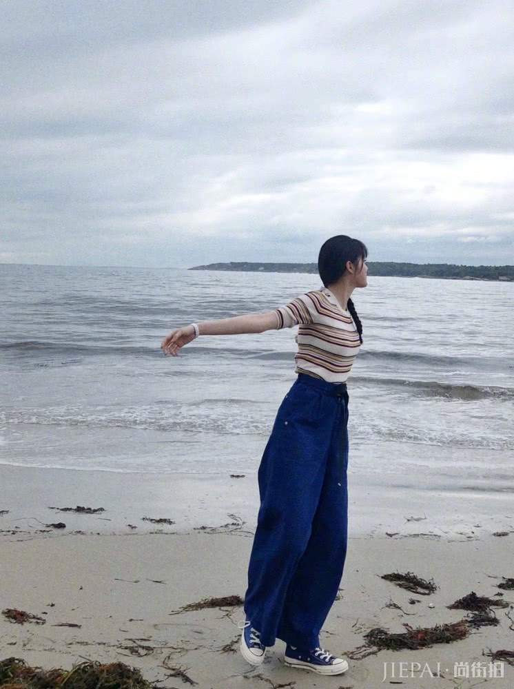 ŷ�����Ȱ�ɫ���´����˶�����Ƥ����Ů